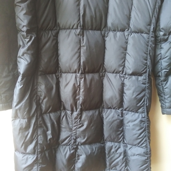🌸North Face XS hooded 600 fill jacket black. - Picture 9 of 10